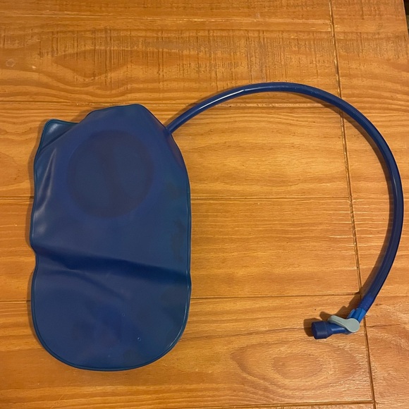 Camelbak Hydrobak Light w/ Water Bladder - Picture 6 of 8